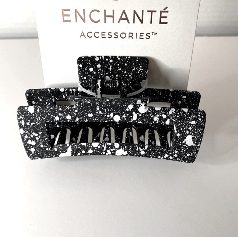 4/$20 Enchanté Accessories Hair Clamp – Black & White Speckle